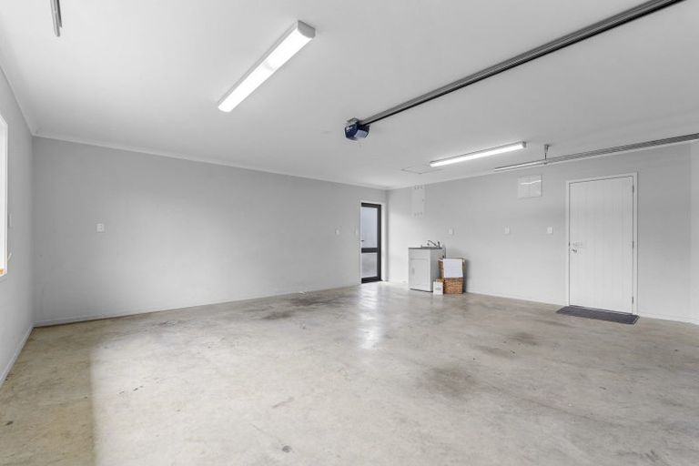 Photo of property in 7 Totarahoe Lane, Whalers Gate, New Plymouth, 4310