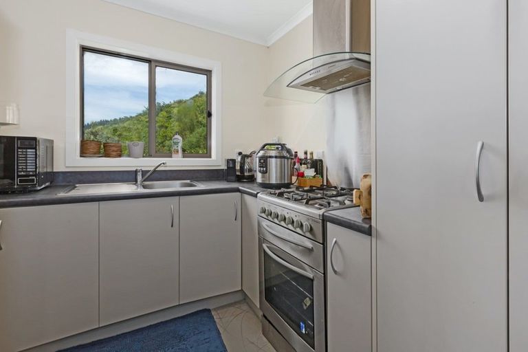 Photo of property in 14 Chastudon Place, Tawa, Wellington, 5028