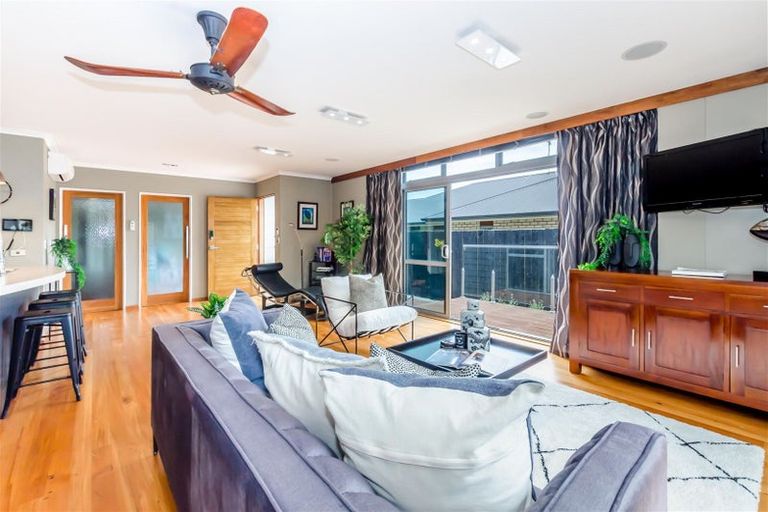 Photo of property in 10 Matuhi Street, Waikanae, 5036