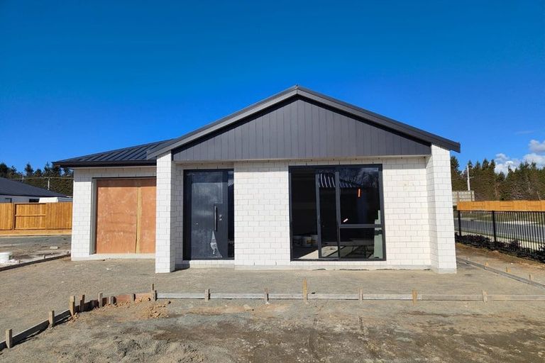 Photo of property in 1 Magnolia Lane, Katikati, 3178