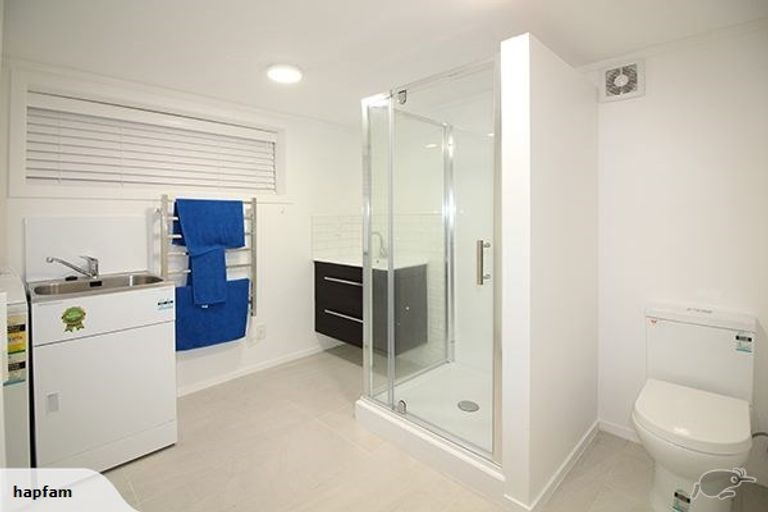 Photo of property in 1/49 Brigantine Drive, Beach Haven, Auckland, 0626