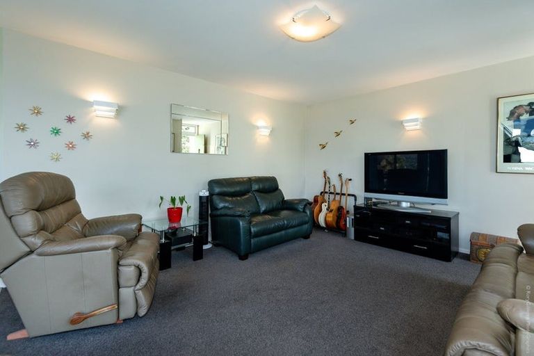 Photo of property in 9 Avoca Valley Road, Heathcote Valley, Christchurch, 8022