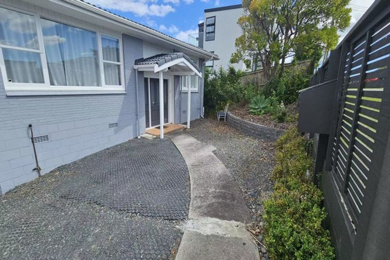 Photo of property in 38 Arran Road, Browns Bay, Auckland, 0630