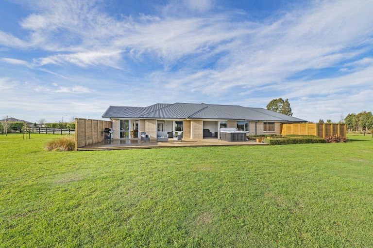 Photo of property in 25 Landsborough Drive, Darfield, 7571