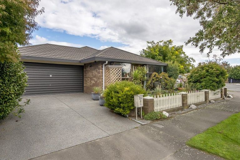 Photo of property in 2 Pentland Drive, Belfast, Christchurch, 8051