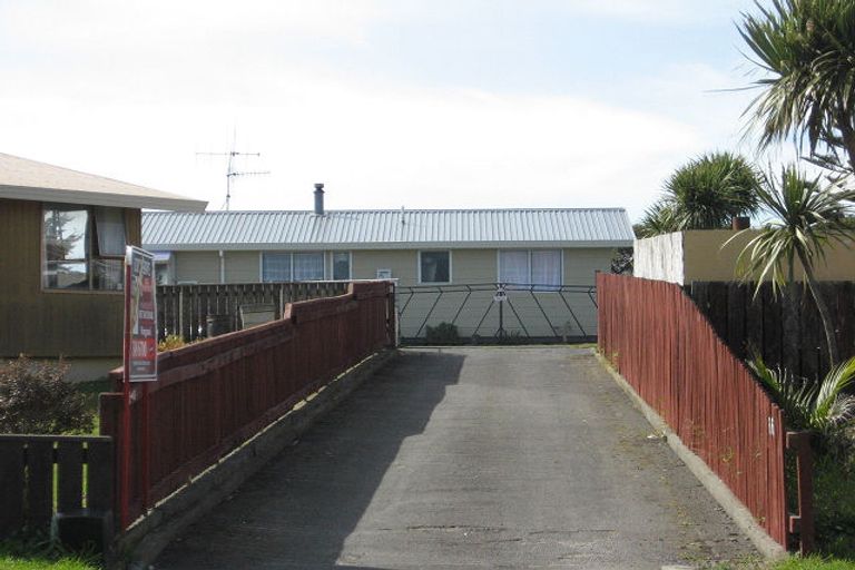 Photo of property in 68 Hinau Street, Castlecliff, Whanganui, 4501