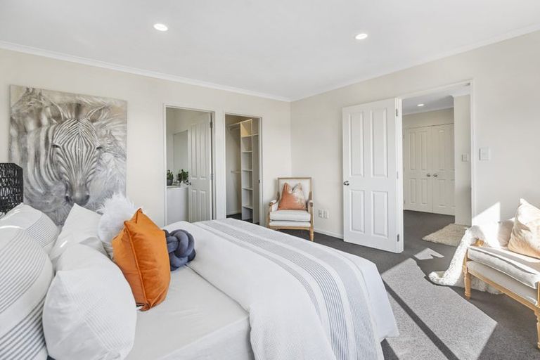 Photo of property in 42 Black Teal Close, Unsworth Heights, Auckland, 0632