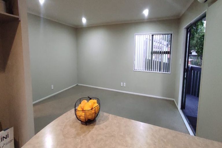 Photo of property in 40 Reid Road, New Lynn, Auckland, 0600