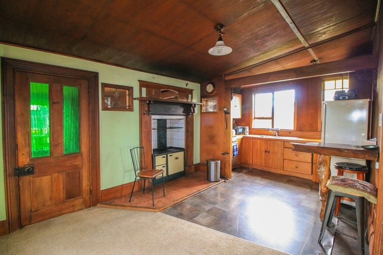 Photo of property in 236 Marine Parade, Bluff, 9814