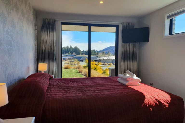 Photo of property in 1 Pollock Place, Lake Tekapo, 7999