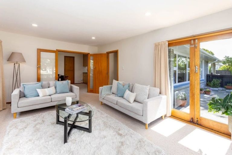 Photo of property in 11 Woodbury Street, Avonhead, Christchurch, 8042