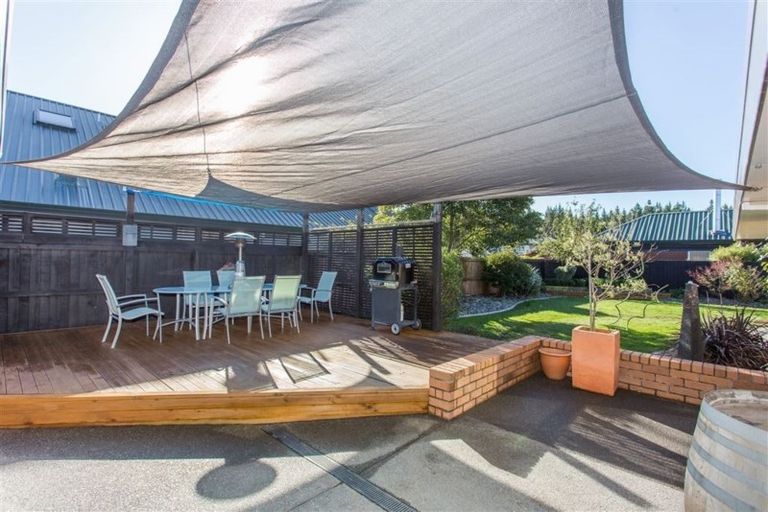 Photo of property in 50 Anglesea Avenue, Parklands, Christchurch, 8083