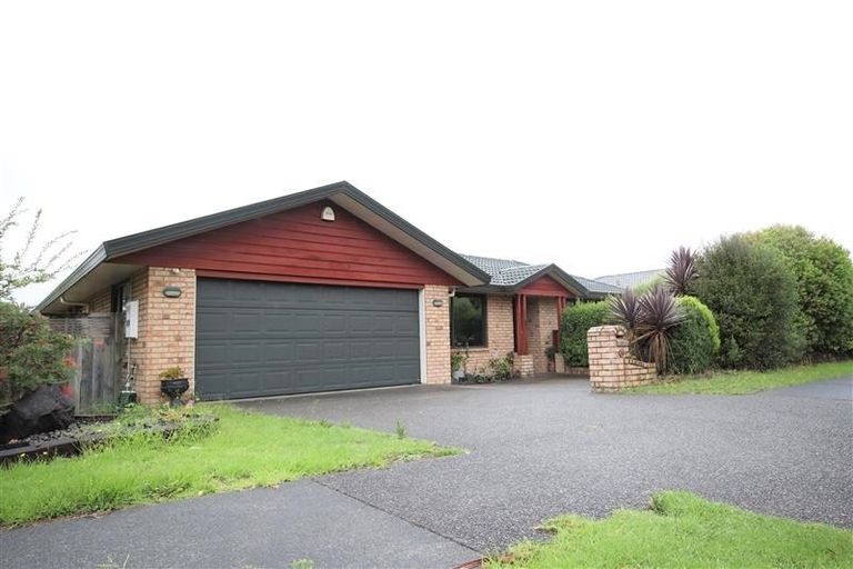 Photo of property in 16 Brittany Drive, Henderson, Auckland, 0612
