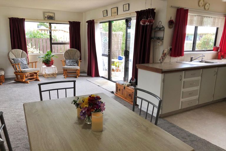 Photo of property in 16b Fairway Drive, Kerikeri, 0230