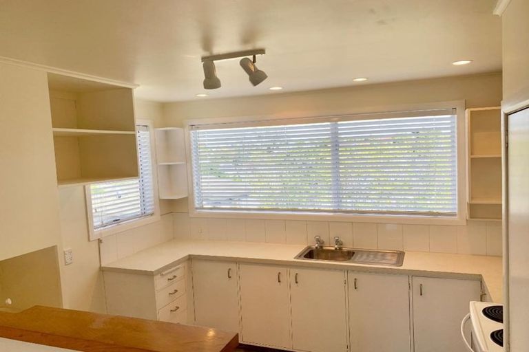 Photo of property in 2/164 Forrest Hill Road, Forrest Hill, Auckland, 0620