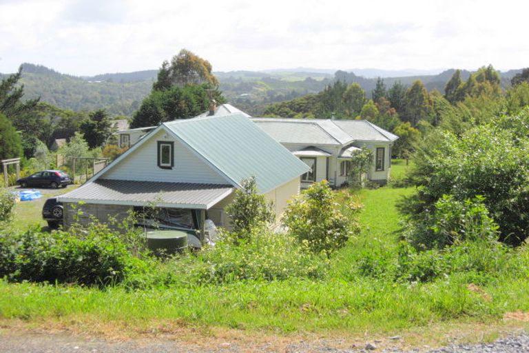 Photo of property in 720 Ponga Road, Opaheke, Papakura, 2584