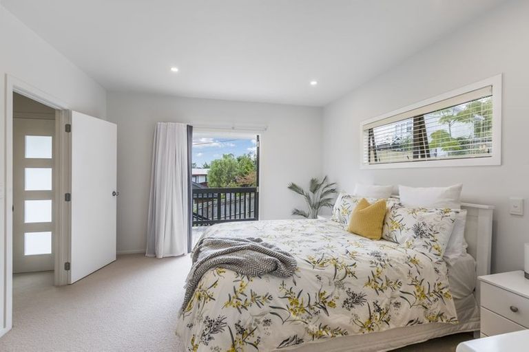 Photo of property in 2/660 Beach Road, Browns Bay, Auckland, 0630