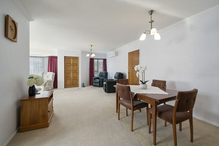 Photo of property in 2/369 Main Road, Tawa, Wellington, 5028