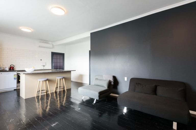 Photo of property in 1a Cruickshank Street, Kilbirnie, Wellington, 6022