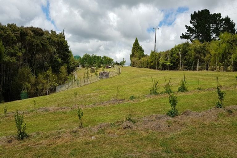 Photo of property in 973 Millbrook Road, Waipu, 0582