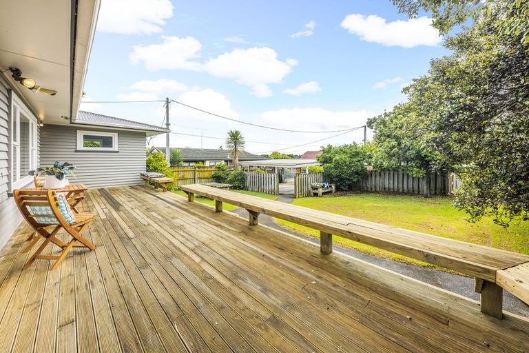 Photo of property in 37 Edmonton Road, Henderson, Auckland, 0612