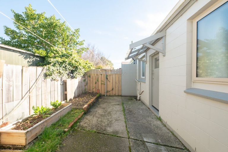 Photo of property in 28c Hargest Crescent, Saint Kilda, Dunedin, 9012