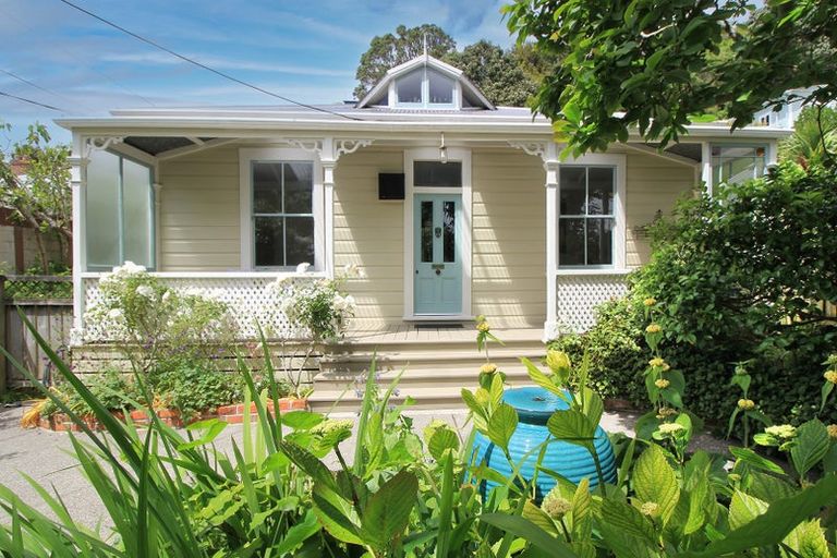 Photo of property in 131 Aro Street, Aro Valley, Wellington, 6021