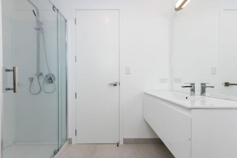Photo of property in 3 Mokopiko Court, Beach Haven, Auckland, 0626