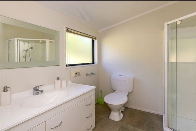 Photo of property in 31 Nalanda Crescent, Broadmeadows, Wellington, 6035