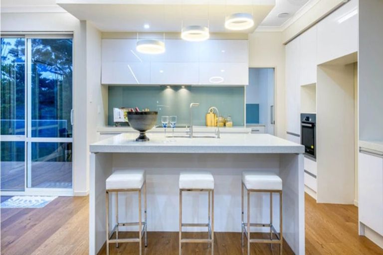 Photo of property in 72 Bur Oak Terrace, Schnapper Rock, Auckland, 0632