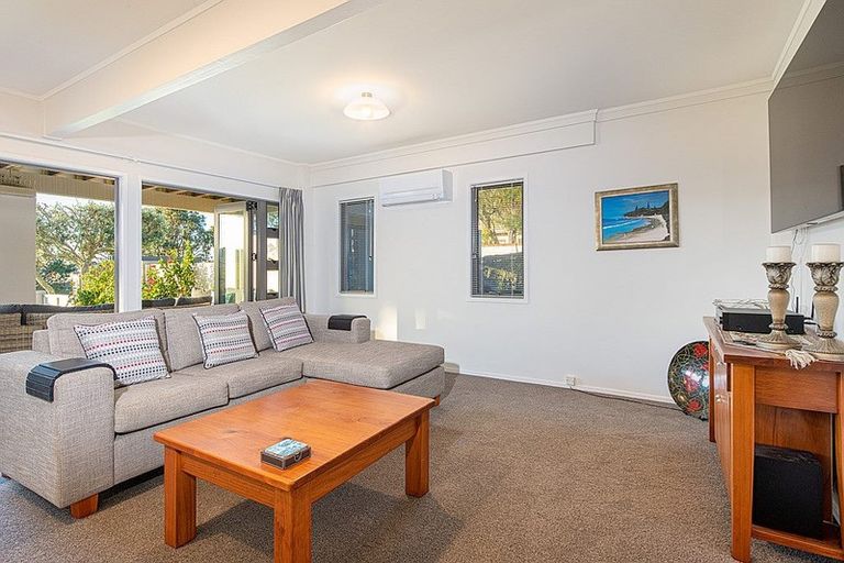 Photo of property in 1/7 Whitby Crescent, Mairangi Bay, Auckland, 0630