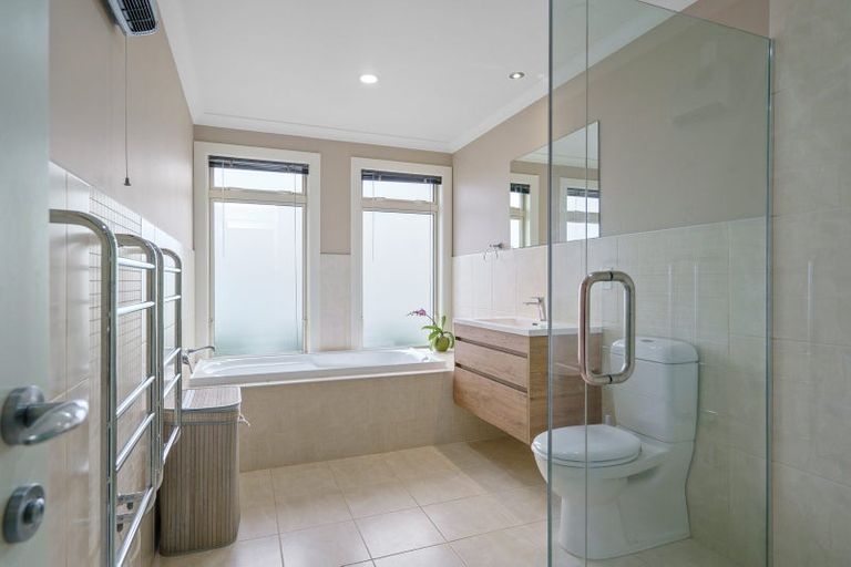 Photo of property in 7 Norfolk Drive, Cambridge, 3434