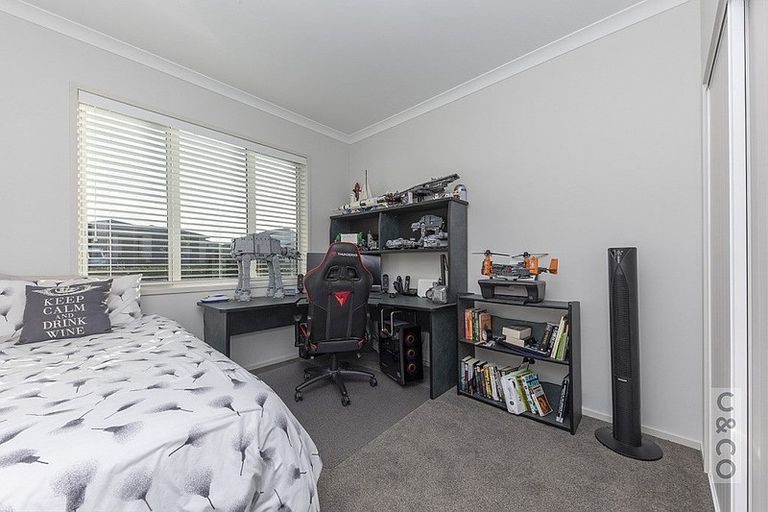 Photo of property in 15 Turpin Road, Riverhead, 0820