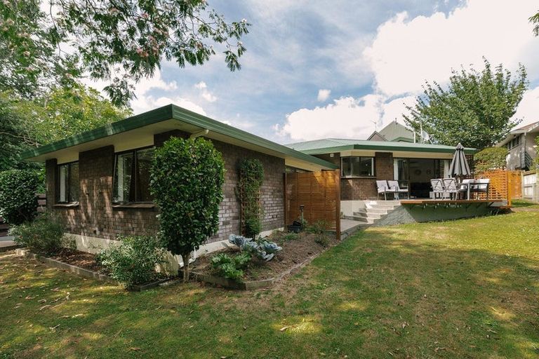 Photo of property in 28 Kentucky Way, Awapuni, Palmerston North, 4412