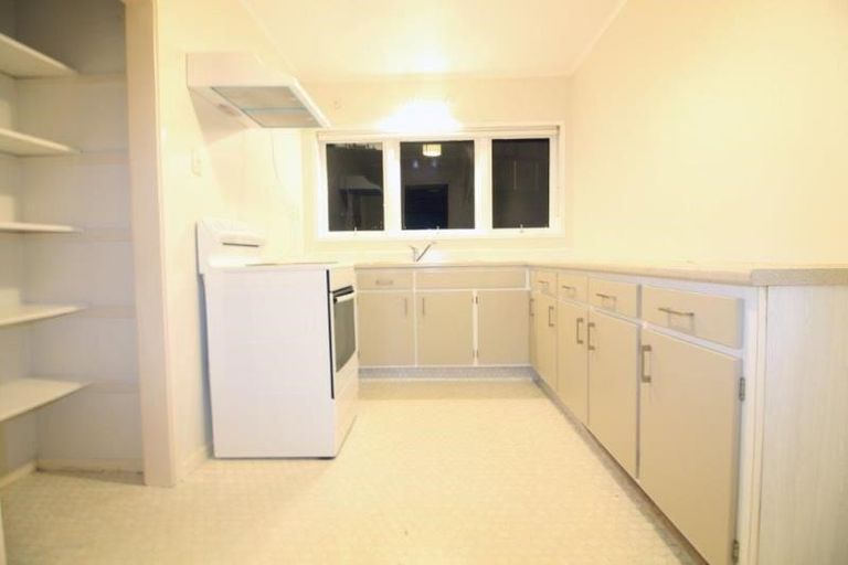 Photo of property in 2/16 Rangitoto Terrace, Milford, Auckland, 0620