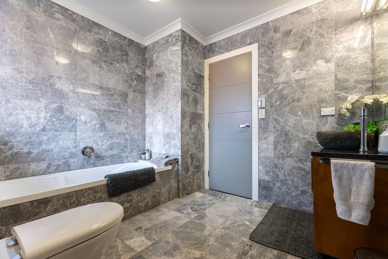 Photo of property in 79b Golf Road, Paraparaumu Beach, Paraparaumu, 5032