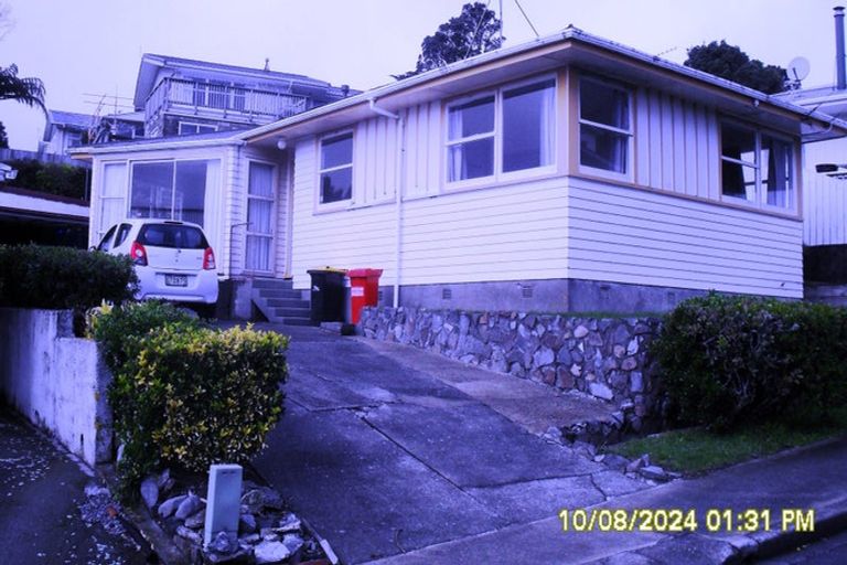 Photo of property in 79 Beazley Avenue, Paparangi, Wellington, 6037