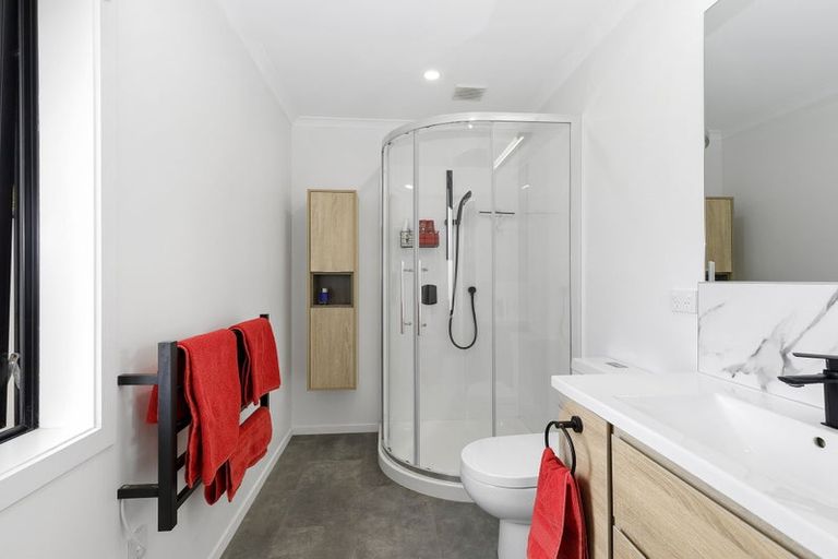 Photo of property in 11 Poulson Grove, Trentham, Upper Hutt, 5018