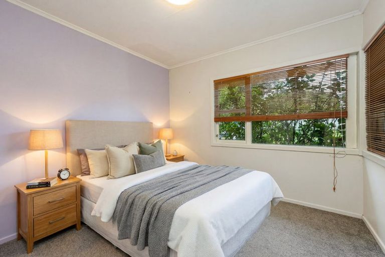 Photo of property in 93 Sylvan Avenue, Northcote, Auckland, 0627