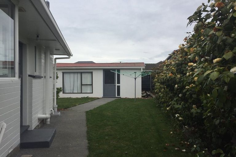 Photo of property in 2/226 Wainoni Road, Avondale, Christchurch, 8061