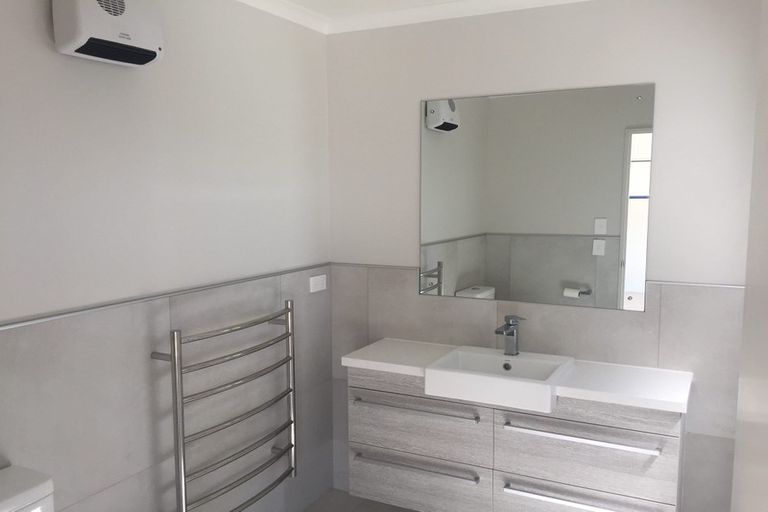 Photo of property in 2 Riviera Drive, Flat Bush, Auckland, 2019