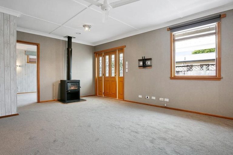 Photo of property in 307 Shakespeare Street, Leamington, Cambridge, 3432