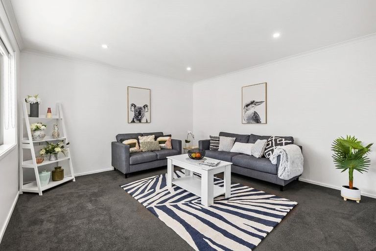 Photo of property in 14 Hooton Drive, Kumeu, 0810