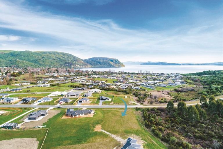 Photo of property in 12 Kahikatea Drive, Kinloch, Taupo, 3377