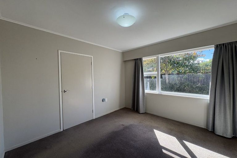 Photo of property in 2/18 Nikau Street, New Lynn, Auckland, 0600
