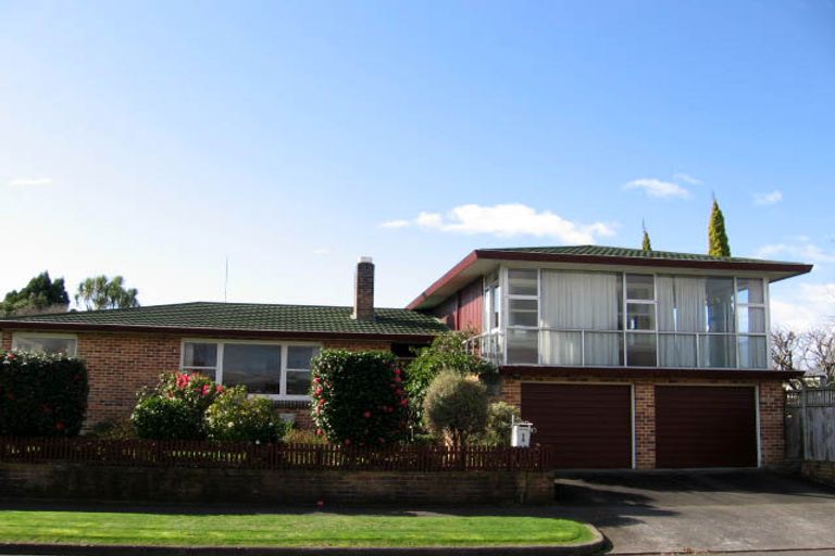 Photo of property in 1 Kapiti Place, Awapuni, Palmerston North, 4412