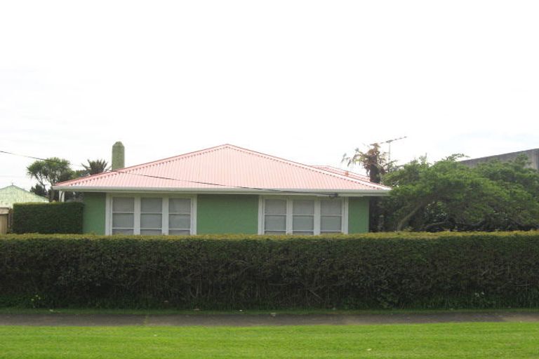 Photo of property in 4 Harbour Street, Moturoa, New Plymouth, 4310