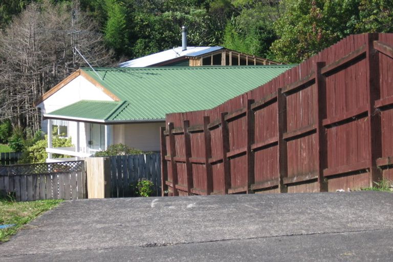 Photo of property in 7 Meadowvale Rise, Titirangi, Auckland, 0604