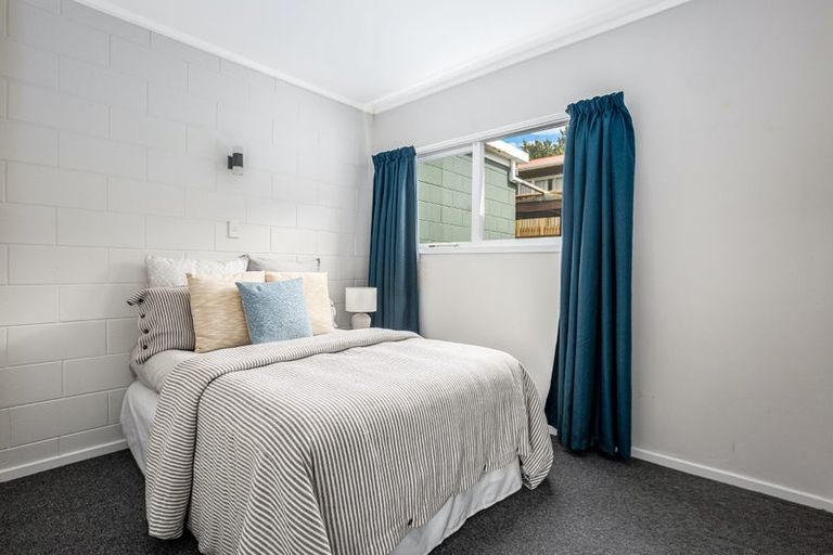 Photo of property in 10a Penryn Drive, Camborne, Porirua, 5026