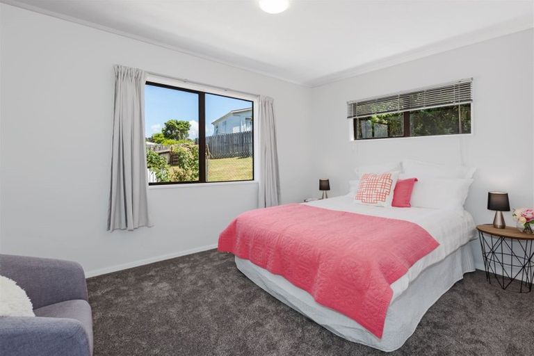 Photo of property in 5 Sombrero View, Ascot Park, Porirua, 5024